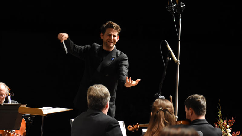Bohemian Viennese: Mozart's "Prague" Symphony Bohemian Viennese: Mozart's "Prague" Symphony